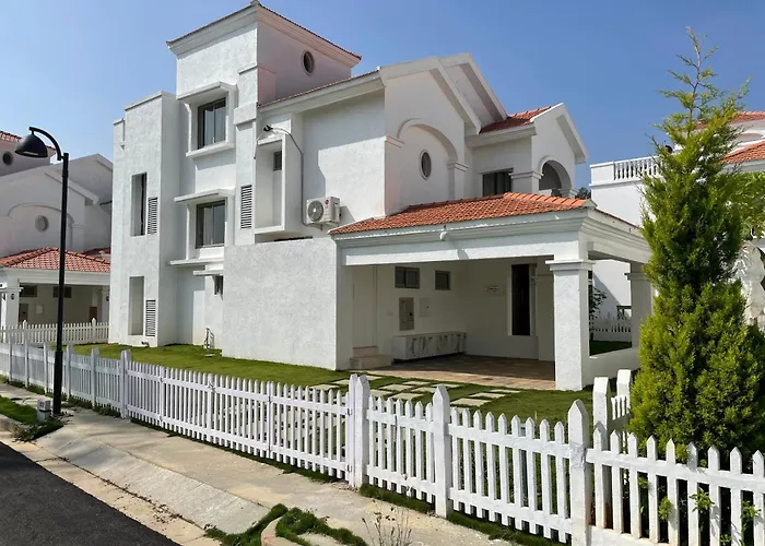 House Of Hiranandani Villa